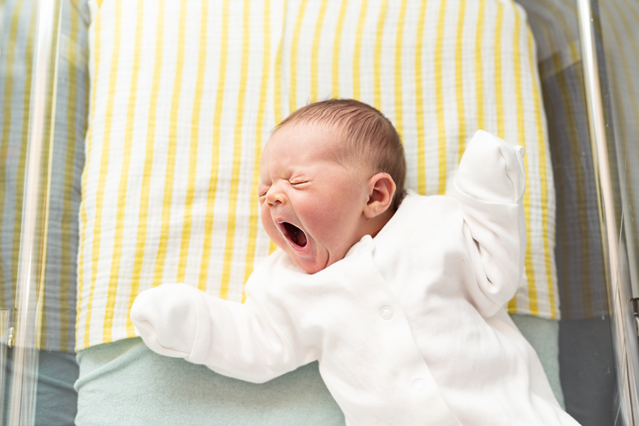 How to handle new-borns. Everything you need to know - Mums